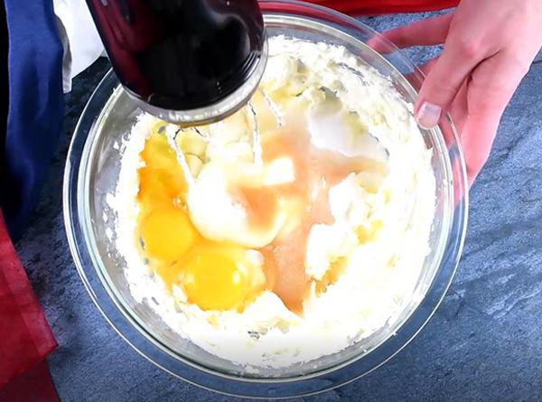 Red, White & Blue Mini Cheesecakes - Step 3